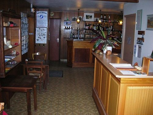 Hotel Chastrusse Nadaillac-de-Rouge Eksteriør bilde